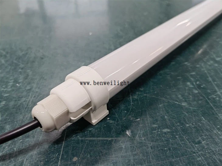 IP67 LED Lights For Laying Hens Poultry Farm Lighting 120CM 4FT